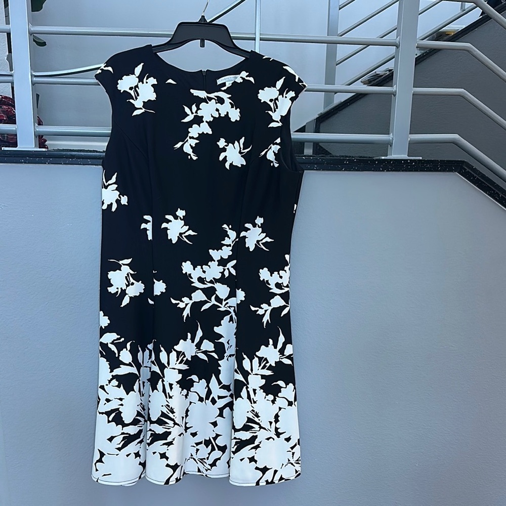 London Times Black and White Sleeveless A-Line Dress size 14